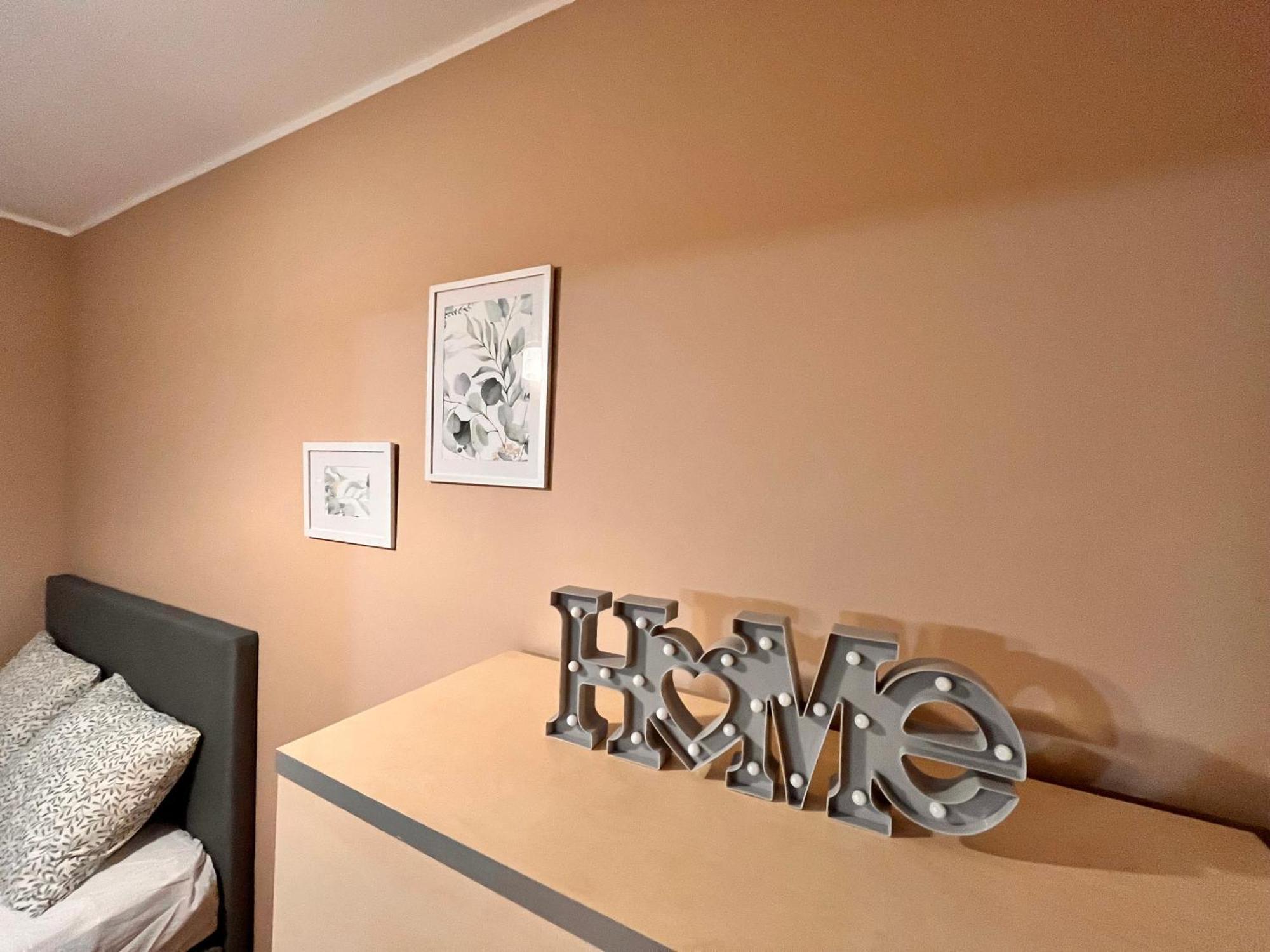 ורשה Apartament Roentgena 16 Przy Centrum Onkologii I Klinice Novum מראה חיצוני תמונה