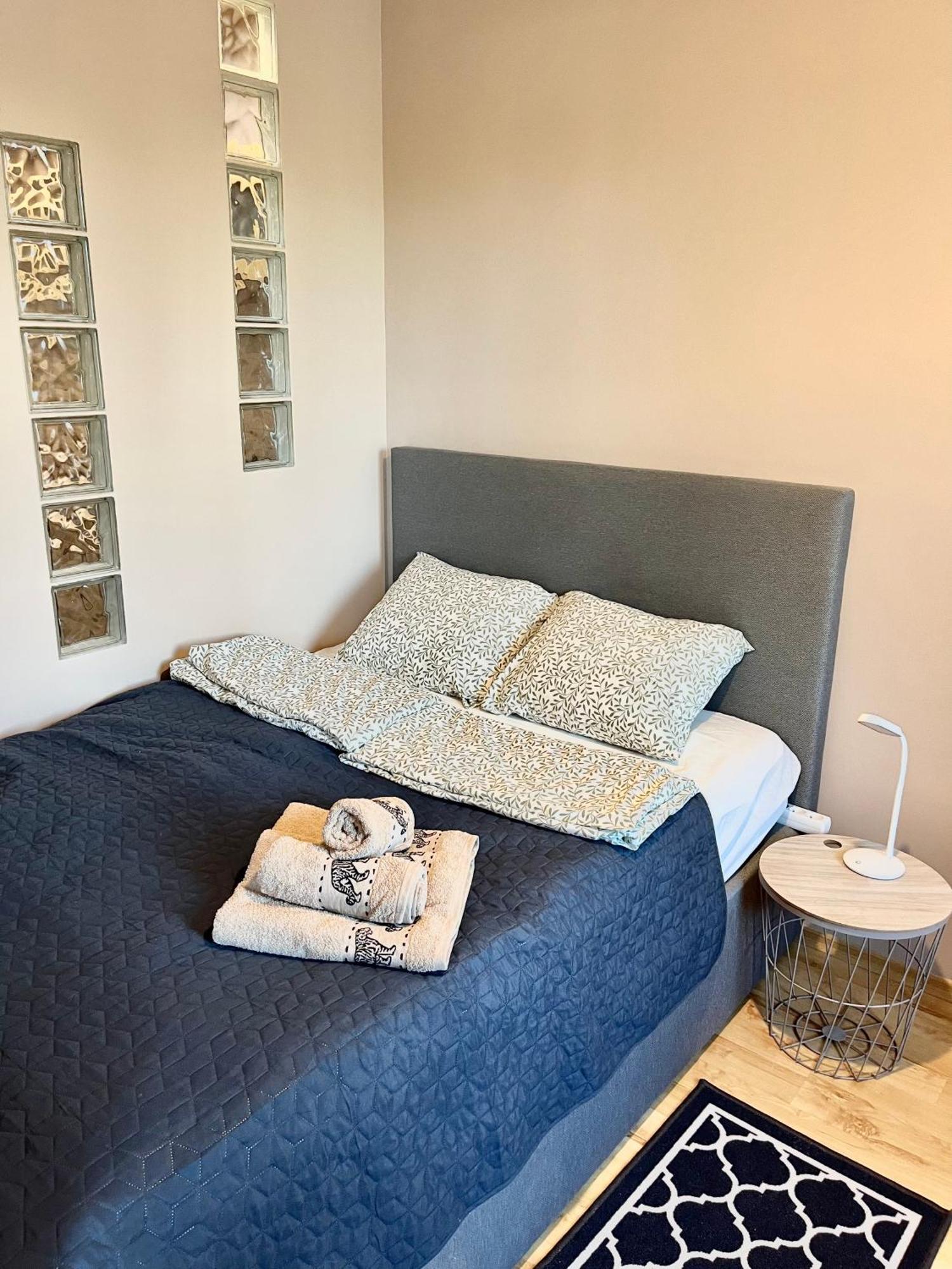 ורשה Apartament Roentgena 16 Przy Centrum Onkologii I Klinice Novum מראה חיצוני תמונה